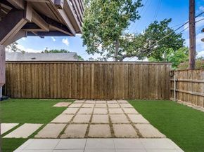 1563  Mccoy Street , Dallas Texas 75204