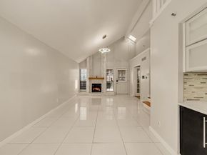 1563  Mccoy Street , Dallas Texas 75204