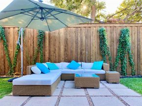 1563  Mccoy Street , Dallas Texas 75204