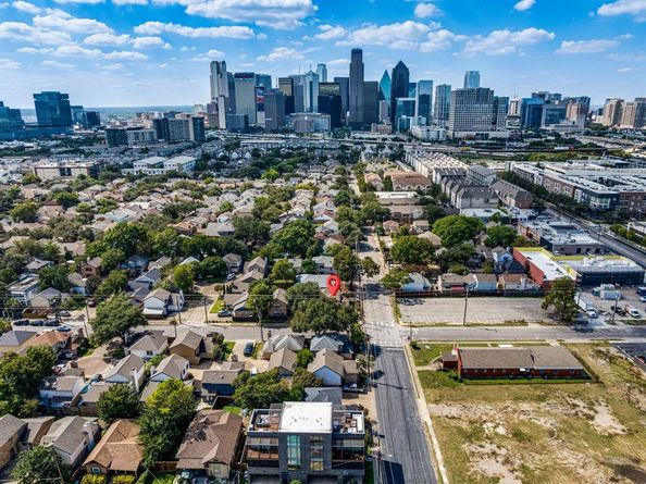 1563  Mccoy Street , Dallas Texas 75204