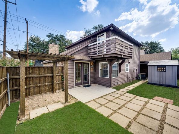 1563  Mccoy Street , Dallas Texas 75204