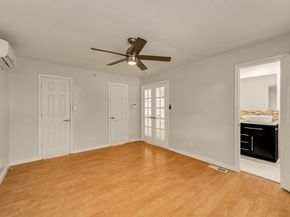 1563  Mccoy Street , Dallas Texas 75204
