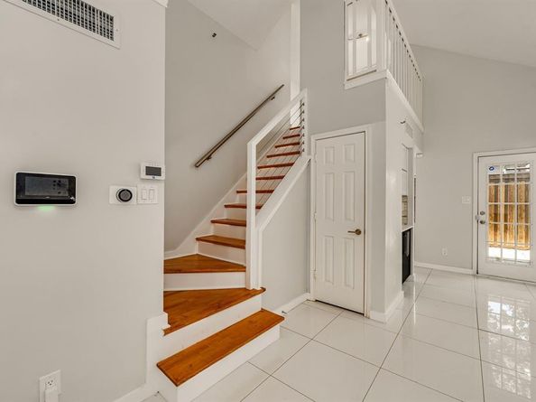 1563  Mccoy Street , Dallas Texas 75204