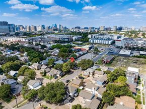 1563  Mccoy Street , Dallas Texas 75204