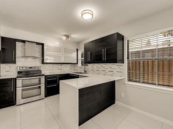 1563  Mccoy Street , Dallas Texas 75204