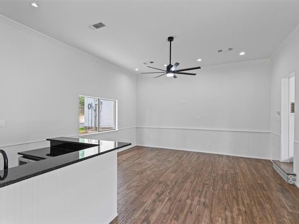 2109  Greta Lane , Fort Worth Texas 76120