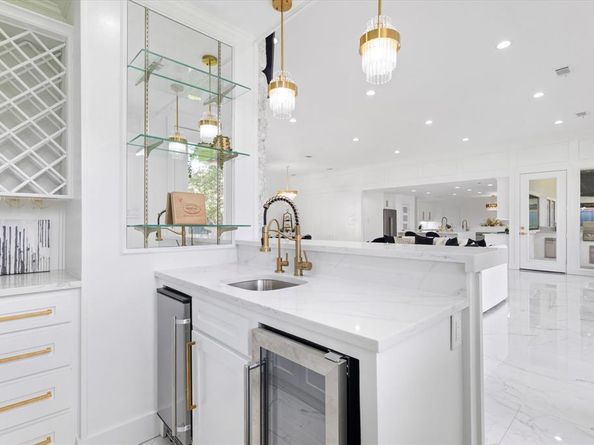 5407  Westgrove Drive , Dallas Texas 75248