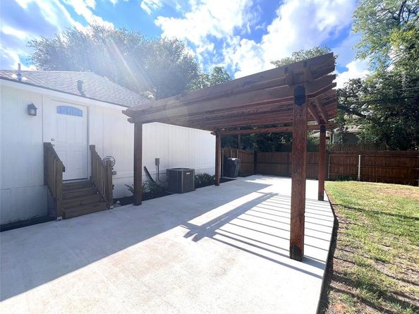 3400  Spence Street , Dallas Texas 75215