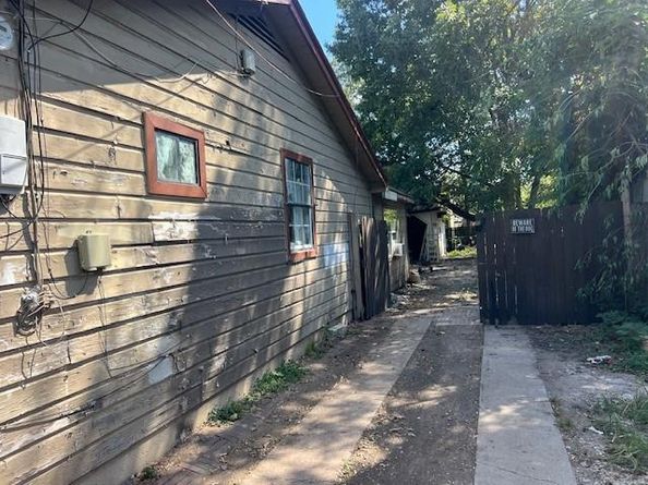9030  Quinn Street , Dallas Texas 75217