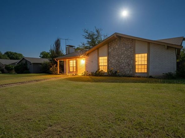 1914  Snowmass Lane , Garland Texas 75044