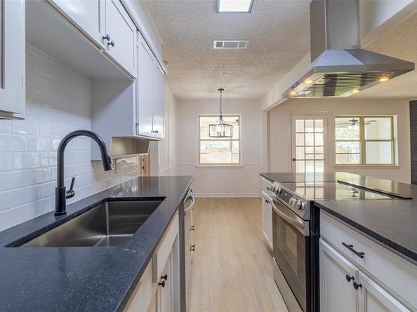 6192  Wrigley Way , Fort Worth Texas 76133