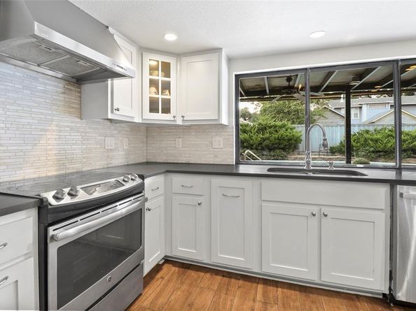 1008  Via Valencia  , Mesquite Texas 75150