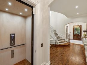 1  Bretton Woods Way , Dallas Texas 75220