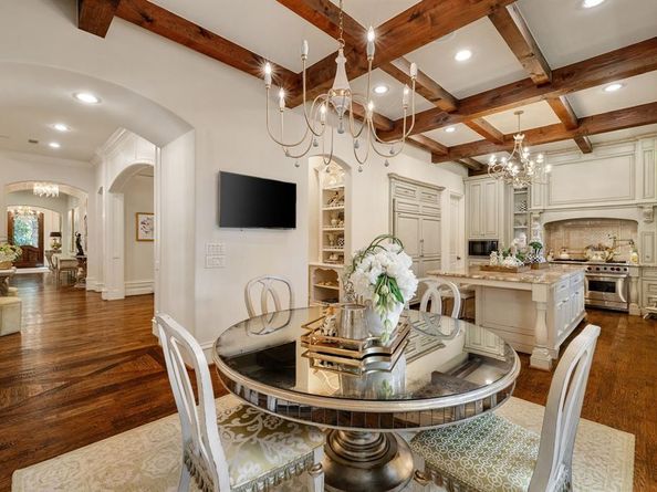 1  Bretton Woods Way , Dallas Texas 75220