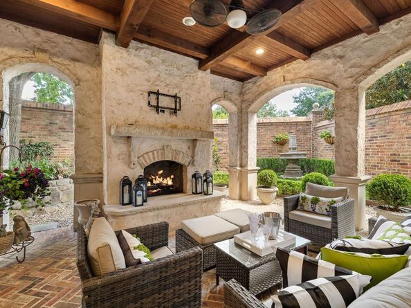 1  Bretton Woods Way , Dallas Texas 75220