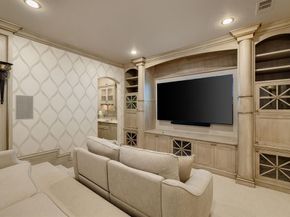 1  Bretton Woods Way , Dallas Texas 75220