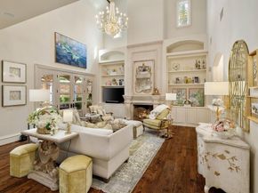 1  Bretton Woods Way , Dallas Texas 75220