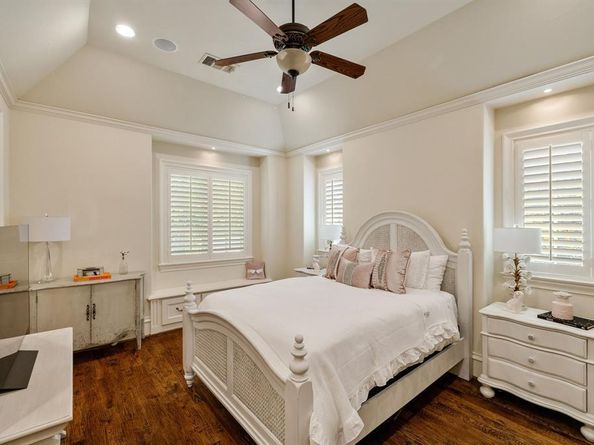 1  Bretton Woods Way , Dallas Texas 75220