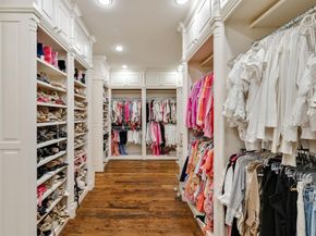 1  Bretton Woods Way , Dallas Texas 75220