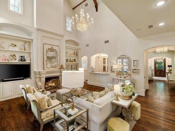 1  Bretton Woods Way , Dallas Texas 75220