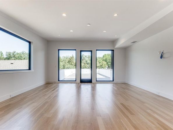 4214  Hawthorne Avenue , Dallas Texas 75219