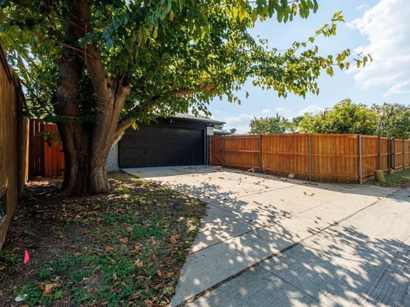 2121  Poppy Lane , Richardson Texas 75081