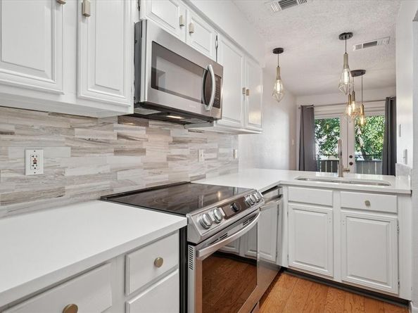5740  Martel Avenue  B18, Dallas Texas 75206