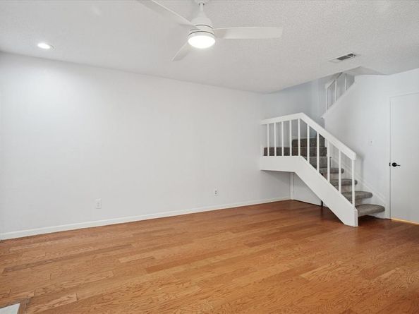 5740  Martel Avenue  B18, Dallas Texas 75206