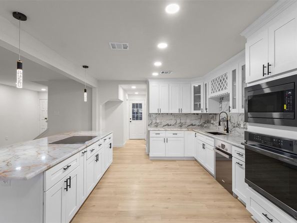 1111  Portales Lane , Irving Texas 75061