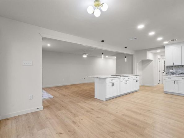 1111  Portales Lane , Irving Texas 75061