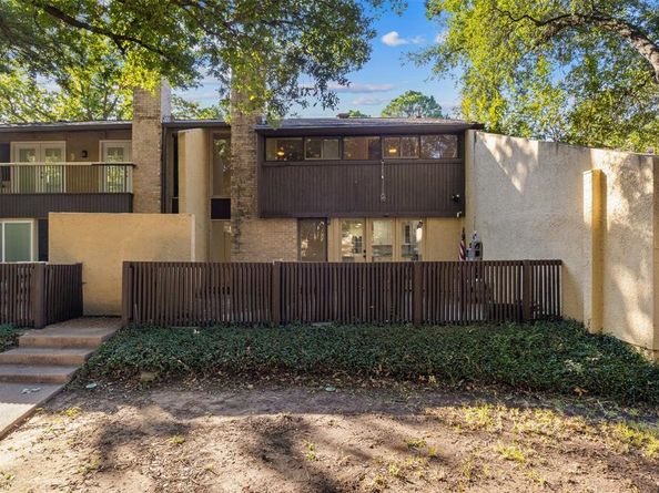 1111  Portales Lane , Irving Texas 75061