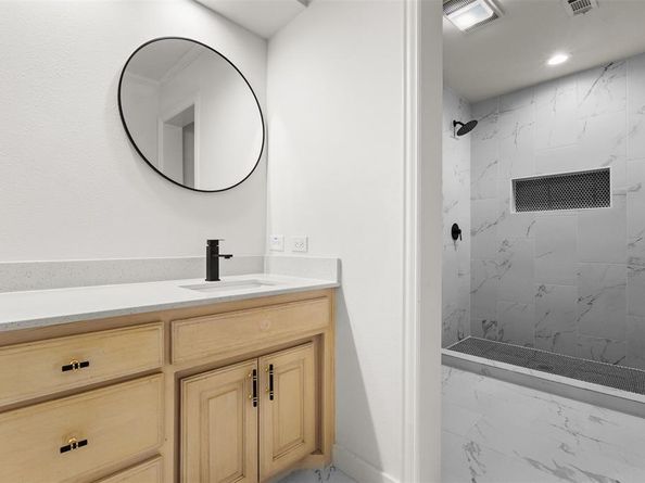 1111  Portales Lane , Irving Texas 75061