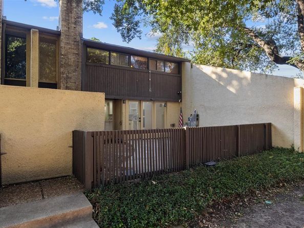 1111  Portales Lane , Irving Texas 75061