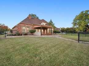 352  Leeward Circle , Azle Texas 76020