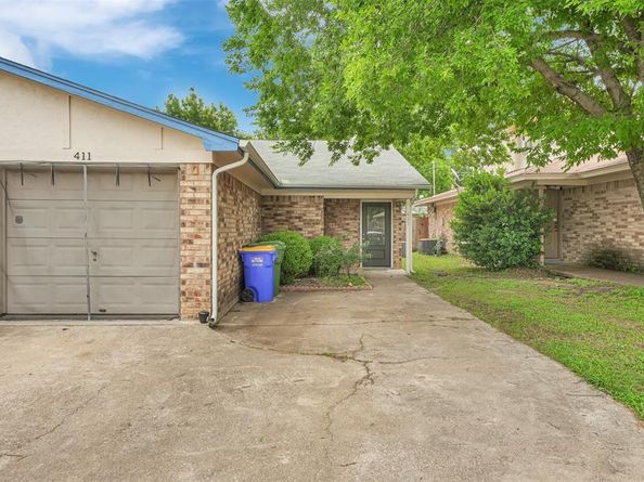 411 S Las Vegas Trail , White Settlement Texas 76108