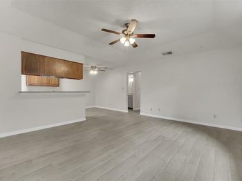 411 S Las Vegas Trail 