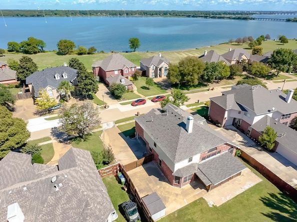 1610  Lakeland Park Drive , Garland Texas 75043