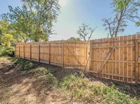 4506  Roberts Avenue , Dallas Texas 75215