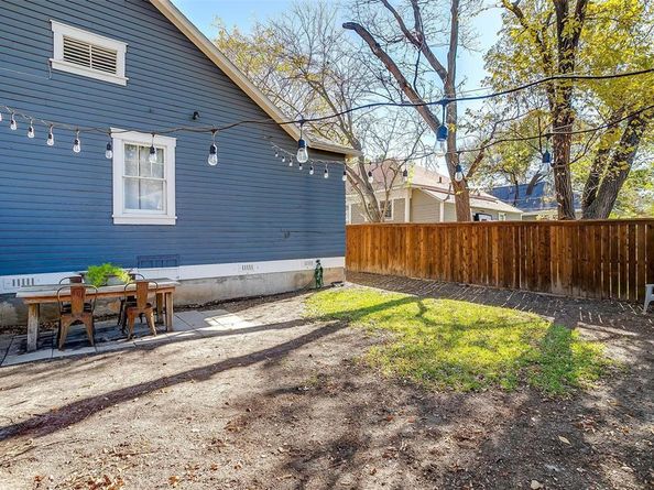 2000  College Avenue , Fort Worth Texas 76110