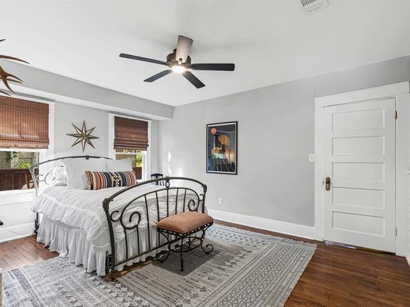 2000  College Avenue , Fort Worth Texas 76110