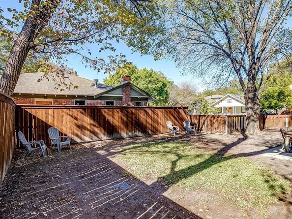 2000  College Avenue , Fort Worth Texas 76110