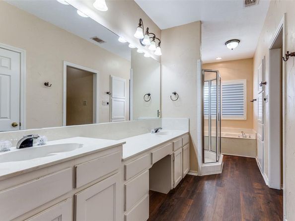 1218  Wooded Trail , Hurst Texas 76053