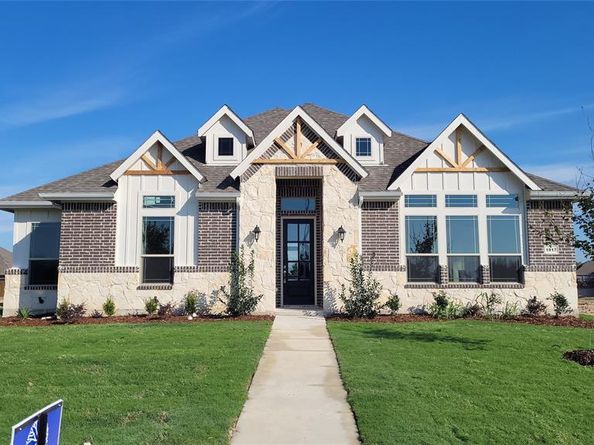 1917  Barrix Lane , DeSoto Texas 75115