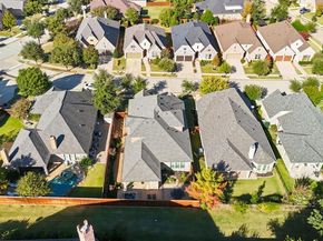 708  Petunia Drive , Lantana Texas 76226