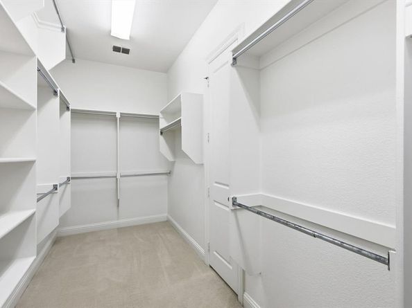 708  Petunia Drive , Lantana Texas 76226