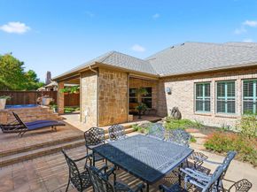 708  Petunia Drive , Lantana Texas 76226