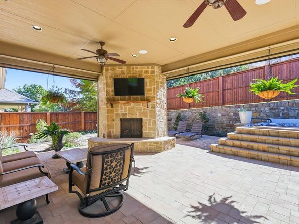 708  Petunia Drive , Lantana Texas 76226