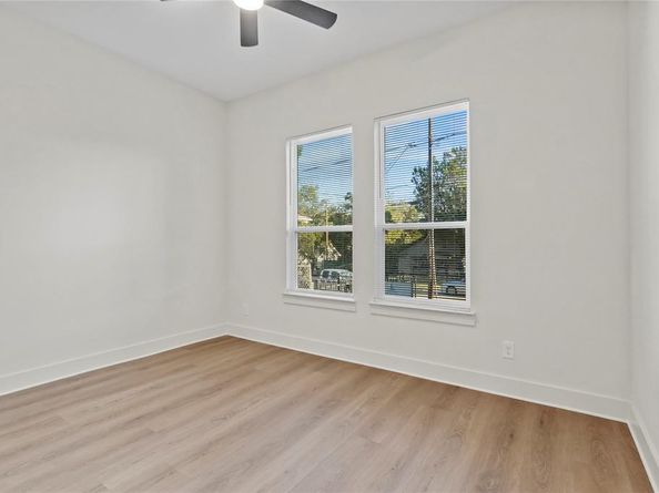 1611  Waweenoc Avenue , Dallas Texas 75216