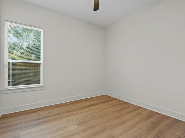 1611  Waweenoc Avenue , Dallas Texas 75216