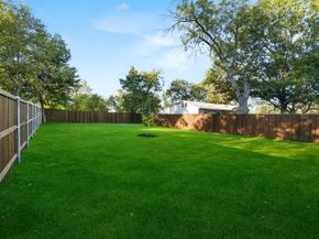 1611  Waweenoc Avenue , Dallas Texas 75216